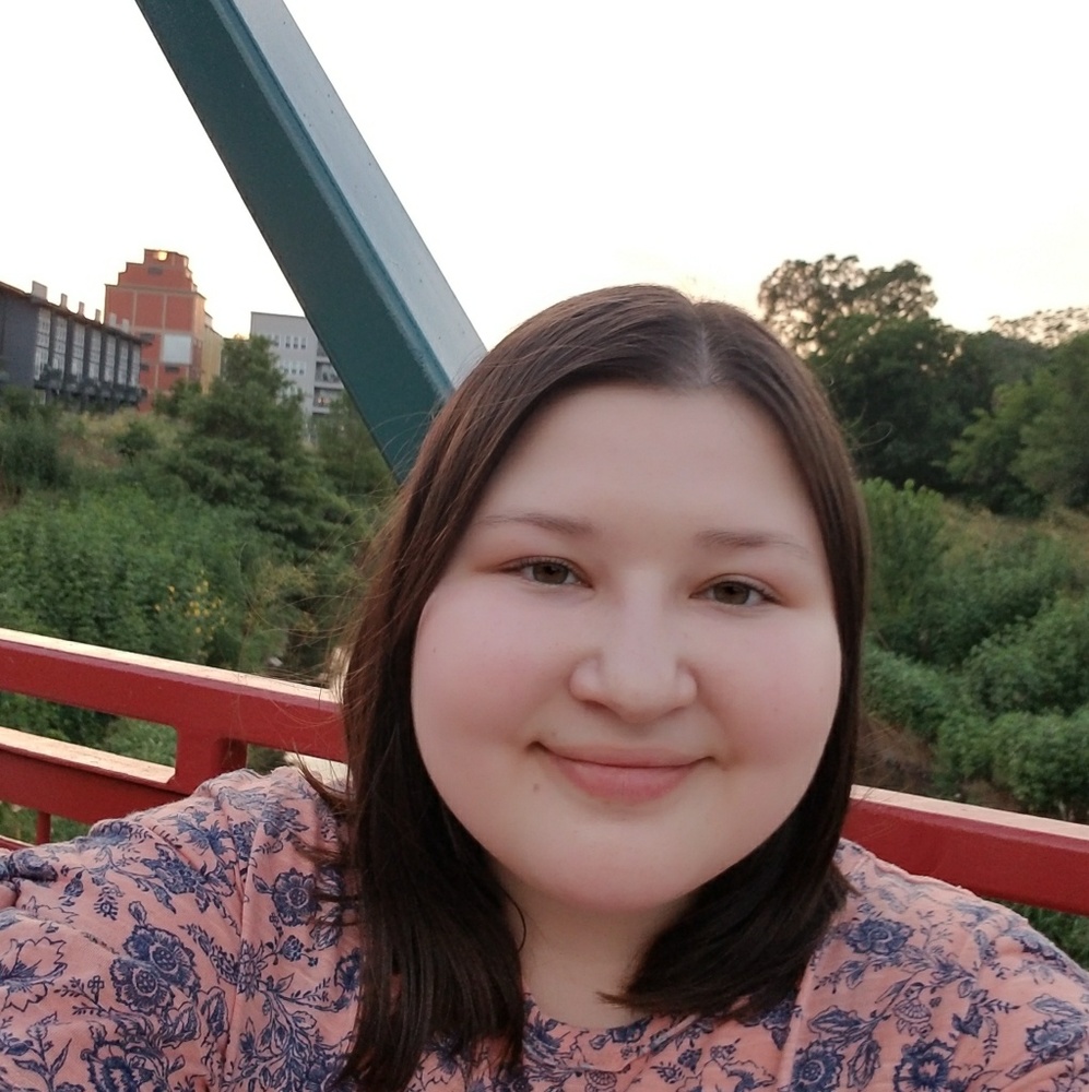 Meet your Posher, Carolina